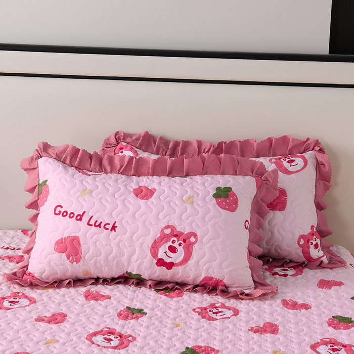 91家纺网 家纺一手货源 找家纺 艾裙海 2025新款云感双层纱单床盖 草莓熊