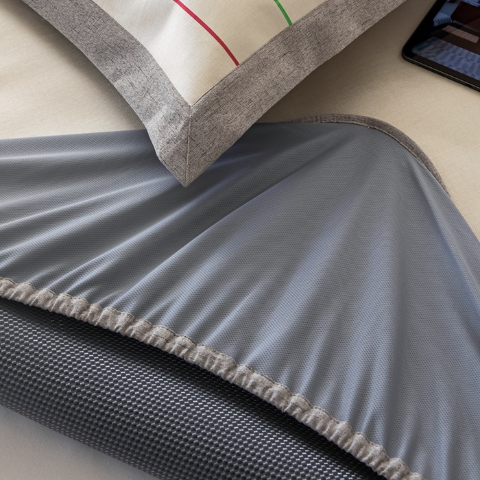 91家纺网 家纺一手货源 找家纺 本希家居 2024新款花漾清新系列高端可水洗冰丝席 小彩条床笠