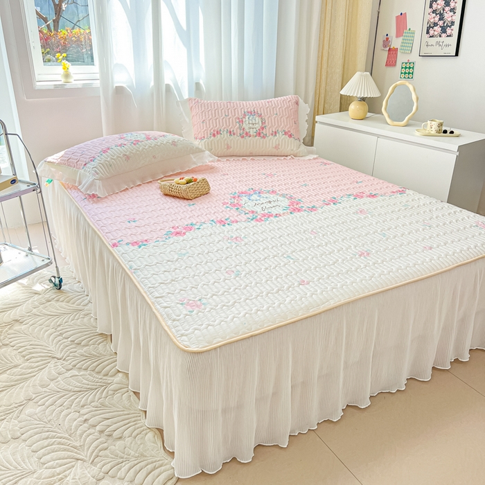 91家纺网 家纺一手货源 找家纺 慕澄家纺 2024新款大版印花床裙款乳胶凉席-凉席三件套 温馨