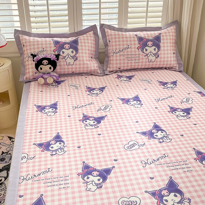 91家纺网 家纺一手货源 找家纺 金爱家 2024新款A类三丽鸥授权数码印花中分子1200D凉感冰丝宽边凉感软席 冰丝席-紫格库洛米