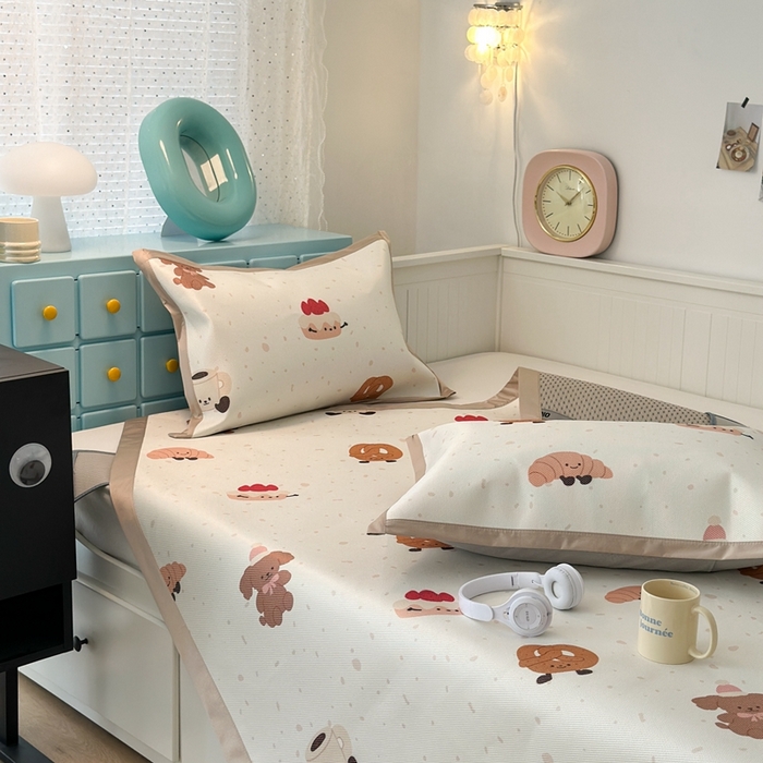 91家纺网 家纺一手货源 找家纺 昔可家纺 2024新款高端数码印花养生冰藤席--卡通系列 甜品派对狗狗