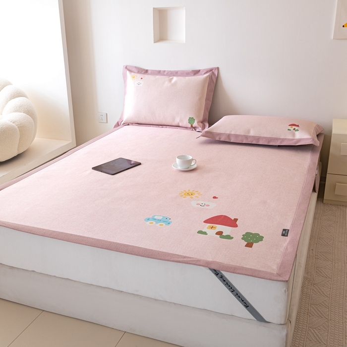 91家纺网 家纺一手货源 找家纺 本希家居 2024新款花漾清新系列高端可水洗冰丝席 小甜美平席