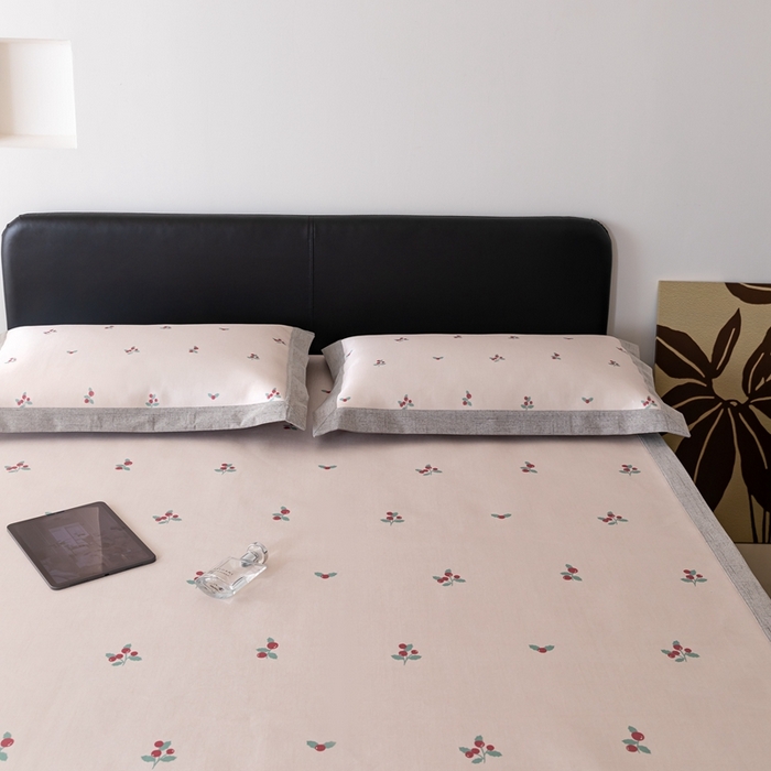 91家纺网 家纺一手货源 找家纺 本希家居 2024新款简约轻奢系列高端可水洗冰丝席 红樱桃平席