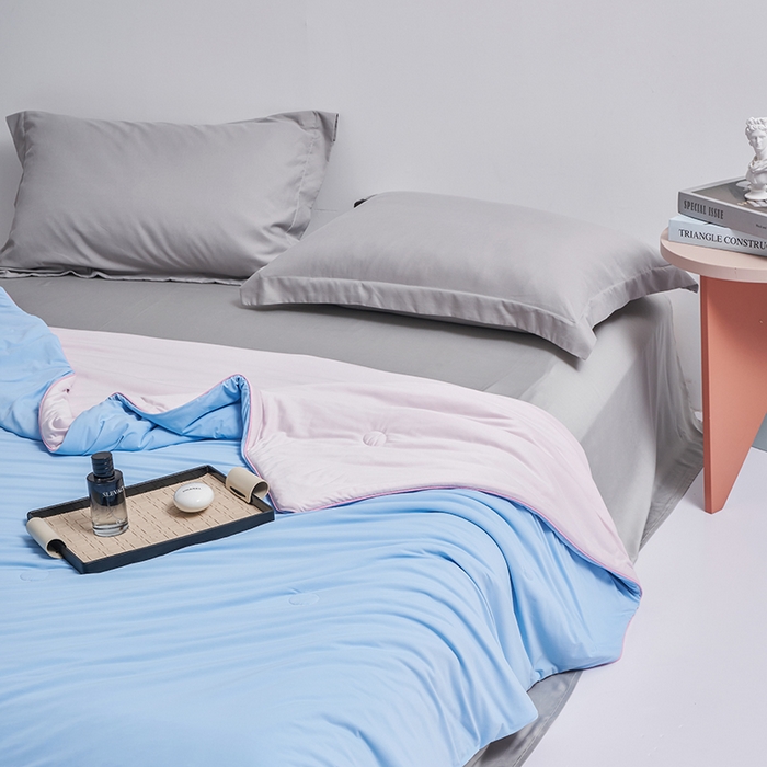 91家纺网 家纺一手货源 找家纺 梦可莱 2025新款抗菌防螨双拼锦氨凉感两用被 晴空蓝