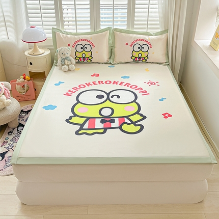 91家纺网 家纺一手货源 找家纺 桃子家居 2024新款A类三丽鸥授权数码印花中分子1200D凉感冰丝宽边凉感软席详情 冰丝席-萌萌大眼蛙