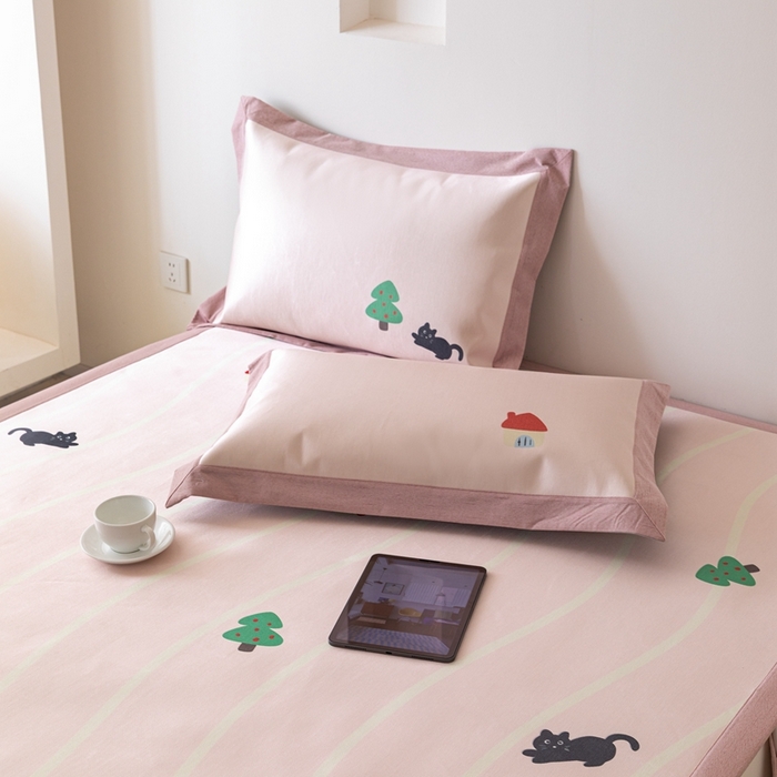 91家纺网 家纺一手货源 找家纺 本希家居 2024新款花漾清新系列高端可水洗冰丝席 游戏小猫咪平席