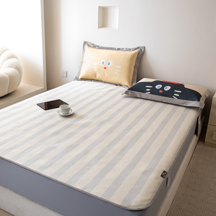 91家纺网 家纺一手货源 找家纺 本希家居 2024新款花漾清新系列高端可水洗冰丝席 苹果猫床笠