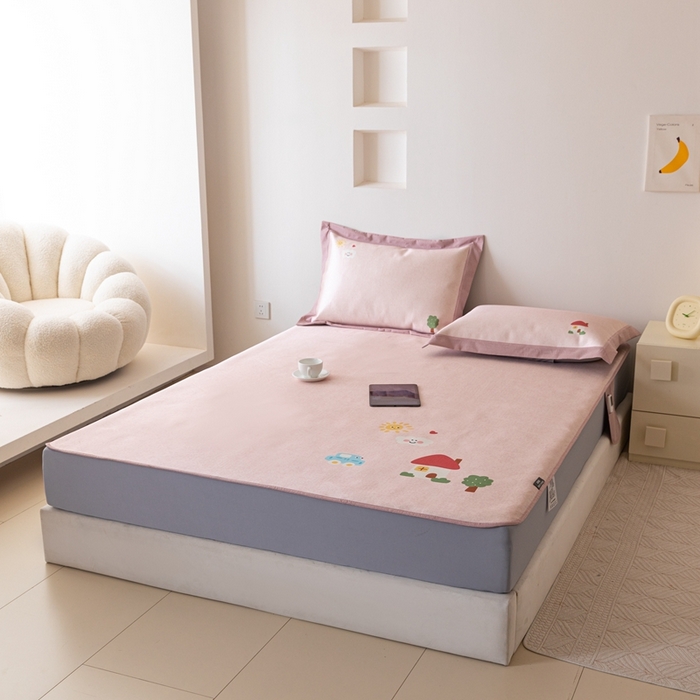 91家纺网 家纺一手货源 找家纺 本希家居 2024新款花漾清新系列高端可水洗冰丝席 小甜美床笠