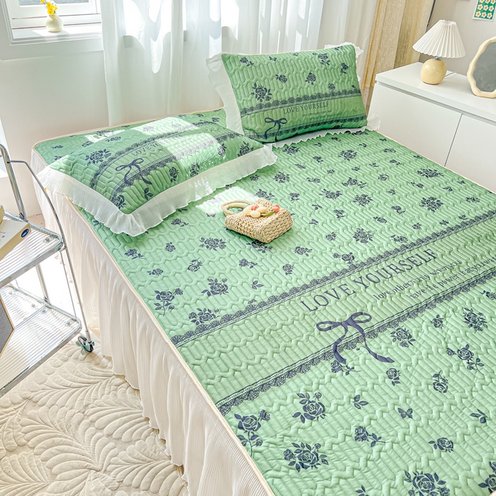 91家纺网 家纺一手货源 找家纺 慕澄家纺 2024新款大版印花床裙款乳胶凉席-凉席三件套 墨染