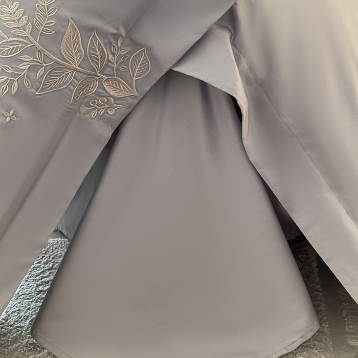 91家纺网 家纺一手货源 找家纺 欧乐蒂 2025新款秘密花园-新疆长绒棉刺绣四件套-终版 秘密花园-神秘灰