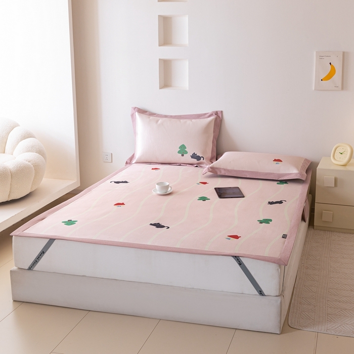 91家纺网 家纺一手货源 找家纺 本希家居 2024新款花漾清新系列高端可水洗冰丝席 游戏小猫咪平席