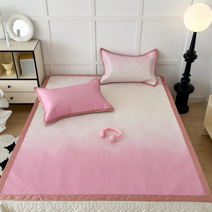 91家纺网 家纺一手货源 找家纺 昔可家纺 2024新款高端数码印花养生冰藤席--马卡龙系列 晕染粉