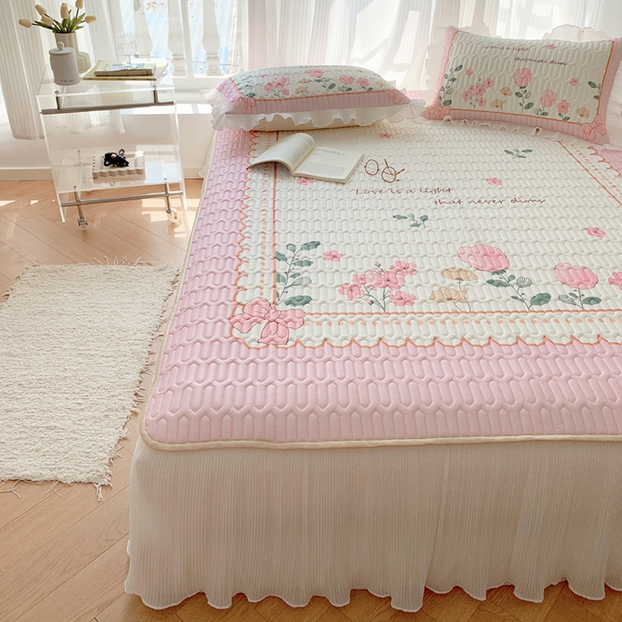 91家纺网 家纺一手货源 找家纺 （总）慕澄家纺 2024新款大版印花床裙款乳胶凉席-凉席三件套