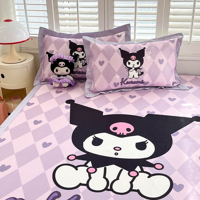 91家纺网 家纺一手货源 找家纺 金爱家 2024新款A类三丽鸥授权数码印花中分子1200D凉感冰丝宽边凉感软席 冰丝席-甜甜库洛米