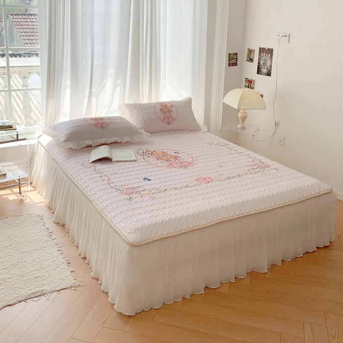 91家纺网 家纺一手货源 找家纺 慕澄家纺 2024新款大版印花床裙款乳胶凉席-凉席三件套 女孩