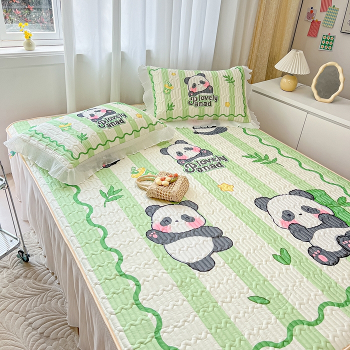 91家纺网 家纺一手货源 找家纺 慕澄家纺 2024新款大版印花床裙款乳胶凉席-凉席三件套 可爱熊猫