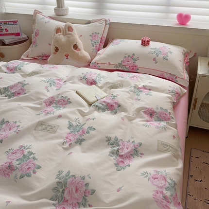 91家纺网 家纺一手货源 找家纺 乐童 2024新款直播爆款13070纯棉印花吊边款一字绣四件套 第五波 花香梦境米