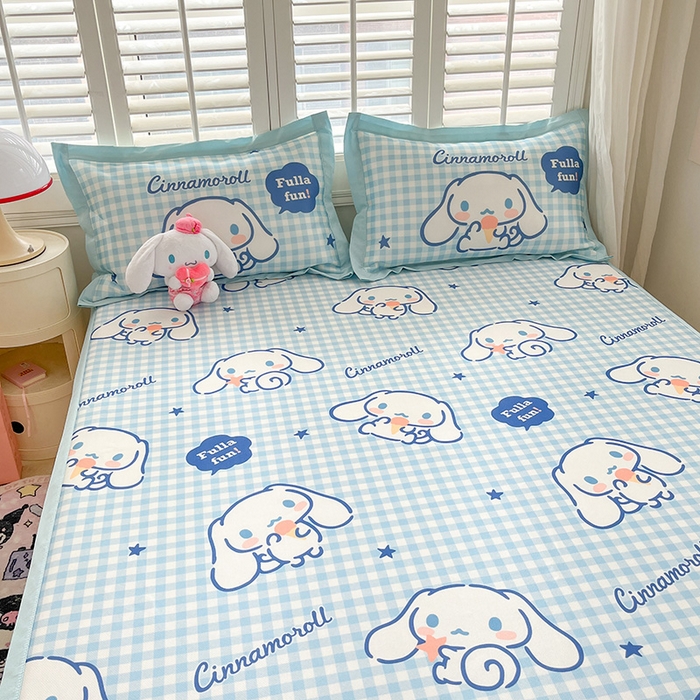 91家纺网 家纺一手货源 找家纺 桃子家居 2024新款A类三丽鸥授权数码印花中分子1200D凉感冰丝宽边凉感软席详情 冰丝席-萌萌玉桂狗