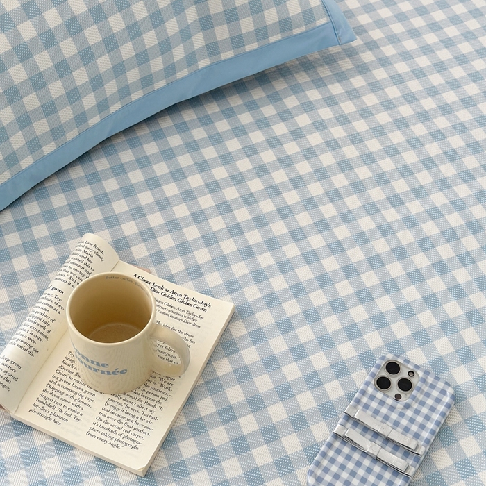 91家纺网 家纺一手货源 找家纺 昔可家纺 2024新款高端数码印花养生冰藤席--简约系列 蓝格子