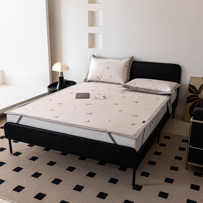 91家纺网 家纺一手货源 找家纺 本希家居 2024新款简约轻奢系列高端可水洗冰丝席 红草莓平席