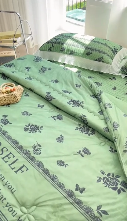 91家纺网 家纺一手货源 找家纺 慕澄家纺 2024新款大版印花床裙款乳胶凉席-凉席三件套 墨染