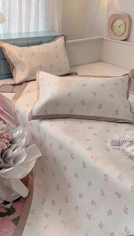 91家纺网 家纺一手货源 找家纺 昔可家纺 2024新款高端数码印花养生冰藤席--卡通系列 天鹅玫瑰