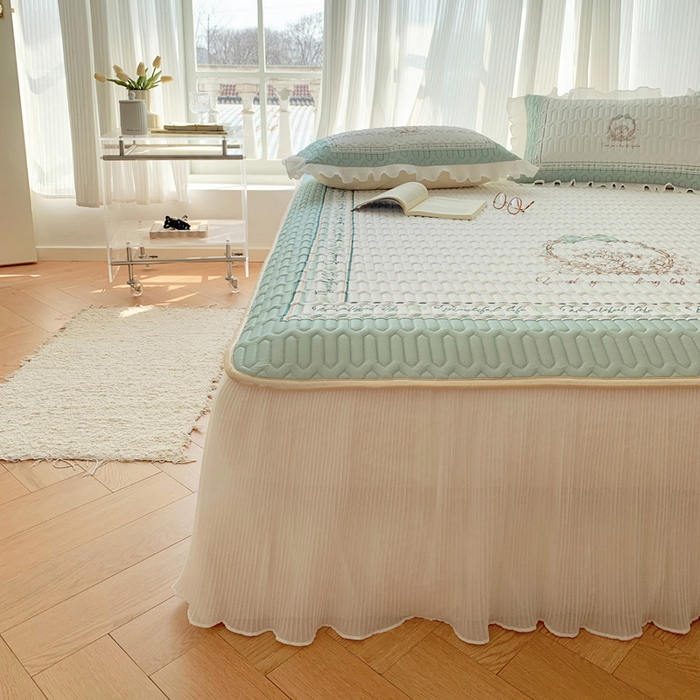 91家纺网 家纺一手货源 找家纺 慕澄家纺 2024新款大版印花床裙款乳胶凉席-凉席三件套 晚风