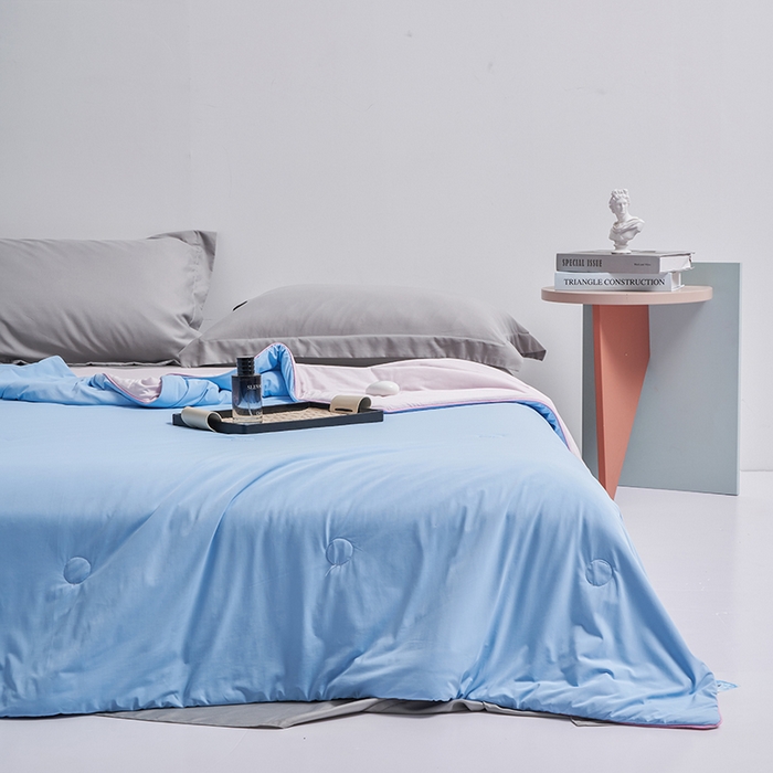 91家纺网 家纺一手货源 找家纺 梦可莱 2025新款抗菌防螨双拼锦氨凉感两用被 晴空蓝