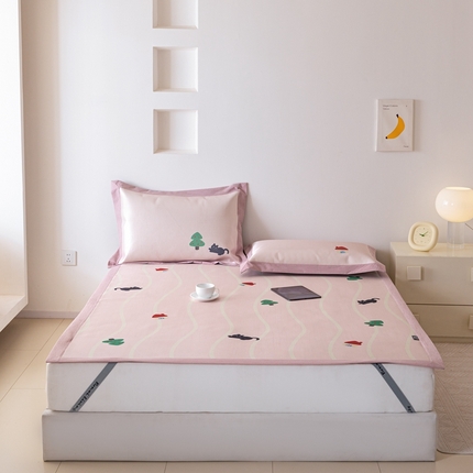 91家纺网 家纺一手货源 找家纺 本希家居 2024新款花漾清新系列高端可水洗冰丝席 游戏小猫咪平席