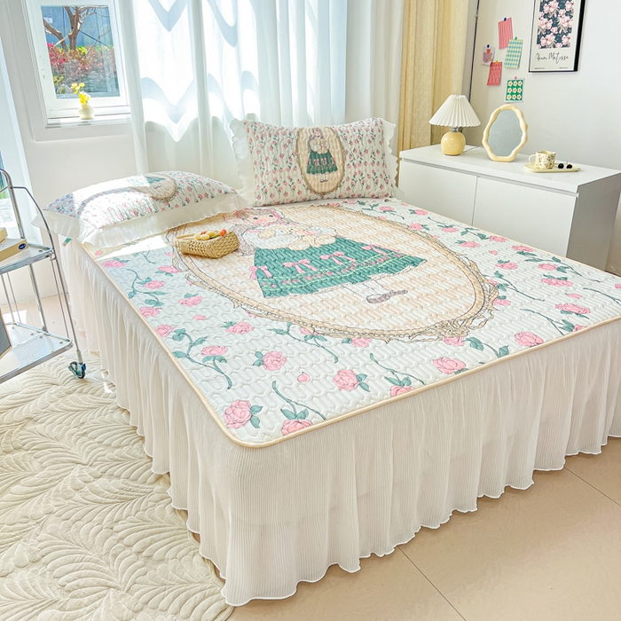 91家纺网 家纺一手货源 找家纺 慕澄家纺 2024新款大版印花床裙款乳胶凉席-凉席三件套 秘密花园