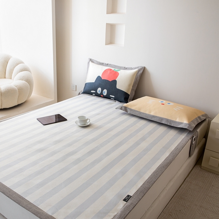 91家纺网 家纺一手货源 找家纺 本希家居 2024新款花漾清新系列高端可水洗冰丝席 苹果猫平席