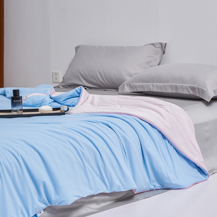 91家纺网 家纺一手货源 找家纺 梦可莱 2025新款抗菌防螨双拼锦氨凉感两用被 晴空蓝