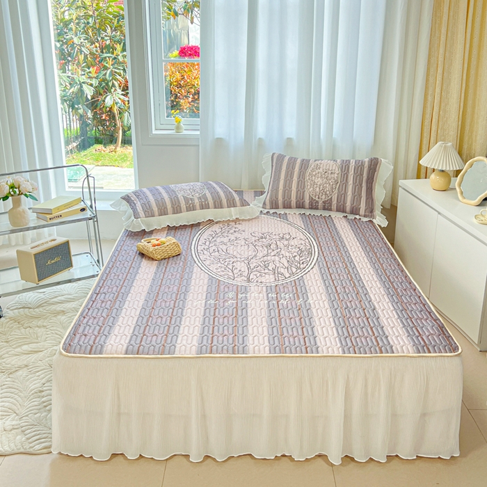 91家纺网 家纺一手货源 找家纺 慕澄家纺 2024新款大版印花床裙款乳胶凉席-凉席三件套 小苍兰