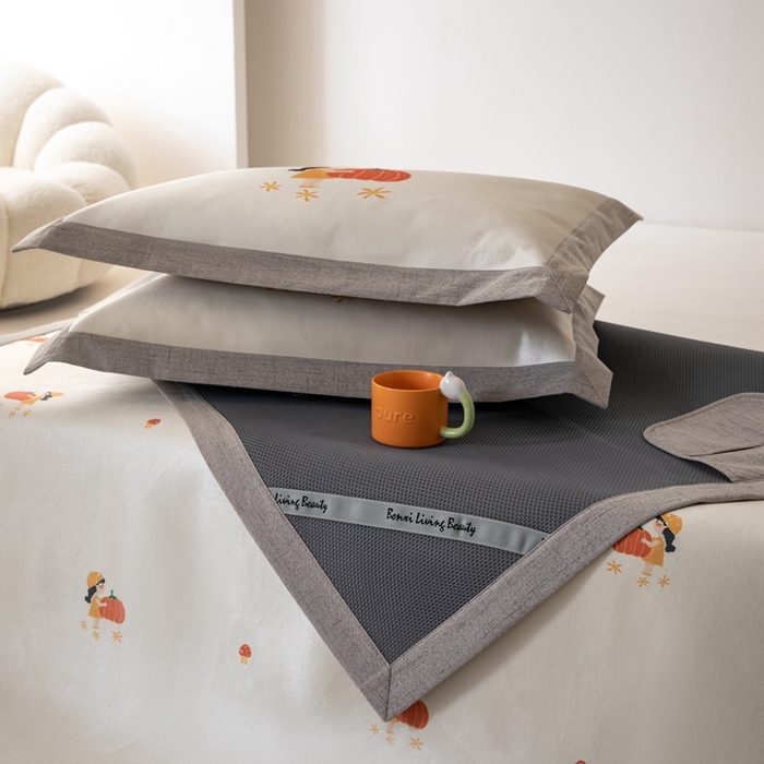 91家纺网 家纺一手货源 找家纺 本希家居 2024新款花漾清新系列高端可水洗冰丝席 小南瓜平席