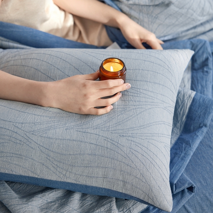 91家纺网 家纺一手货源 找家纺 2024新款色织双层纱提花波浪三系列夏被及夏被四件套--乱纹波浪 乱纹-深蓝