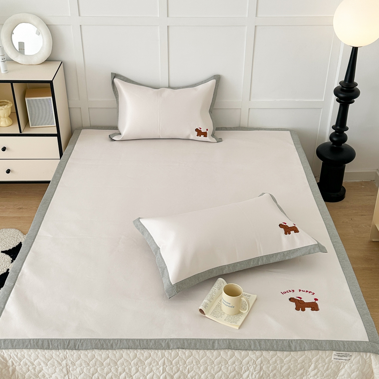 91家纺网 家纺一手货源 找家纺 昔可家纺 2024新款纯色绣花冰丝席平席款 幸运狗狗