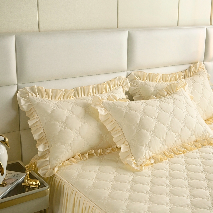 91家纺网 家纺一手货源 找家纺 忘忧草 2024新款亲肤磨毛夹棉床裙 佳人-浅米黄