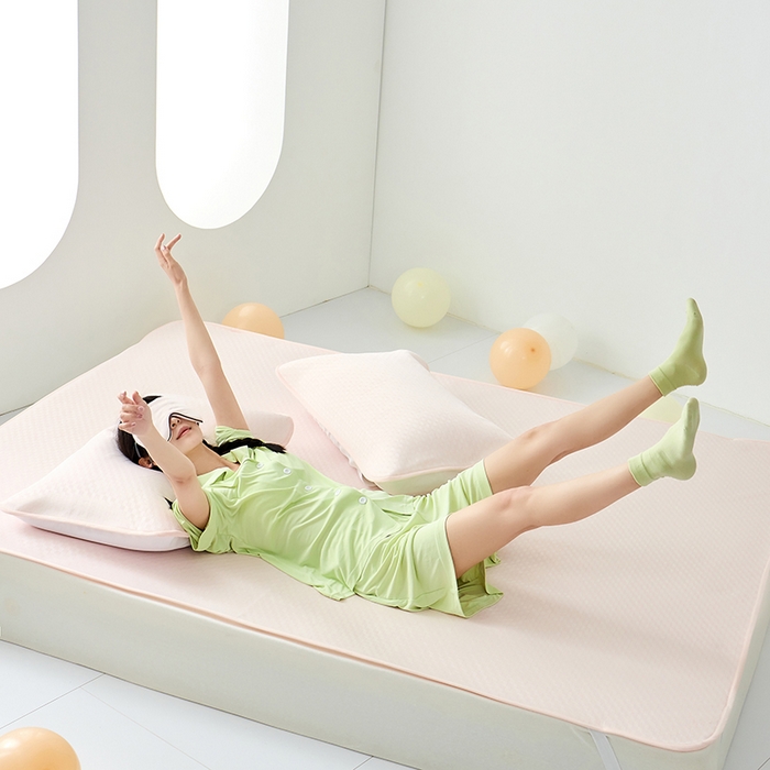 91家纺网 家纺一手货源 找家纺 LADYCOCO 2025新款凉感单品系列-三明治凉席 席子-空镜-粉