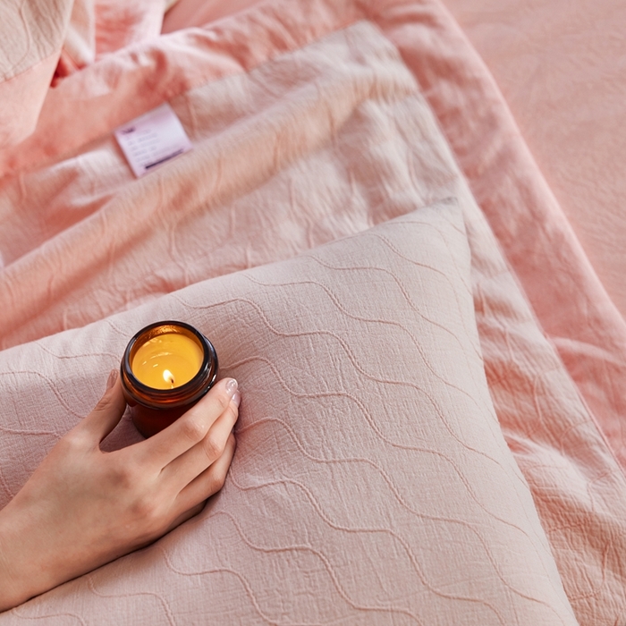 91家纺网 家纺一手货源 找家纺 安莱生活 2024色织双层纱提花波浪三系列夏被及夏被四件套--斜纹波兰 斜纹-嫩粉