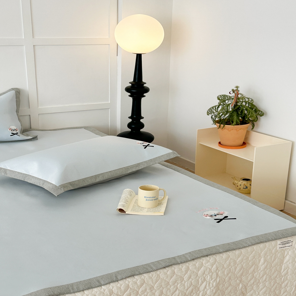 91家纺网 家纺一手货源 找家纺 （总）昔可家纺 2024新款纯色绣花冰丝席平席款