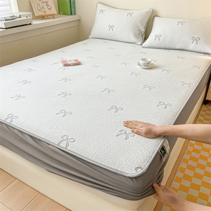 91家纺网 家纺一手货源 找家纺 吉象家纺 2024新款凉豆豆凉感软席凉席 灰色蝴蝶结