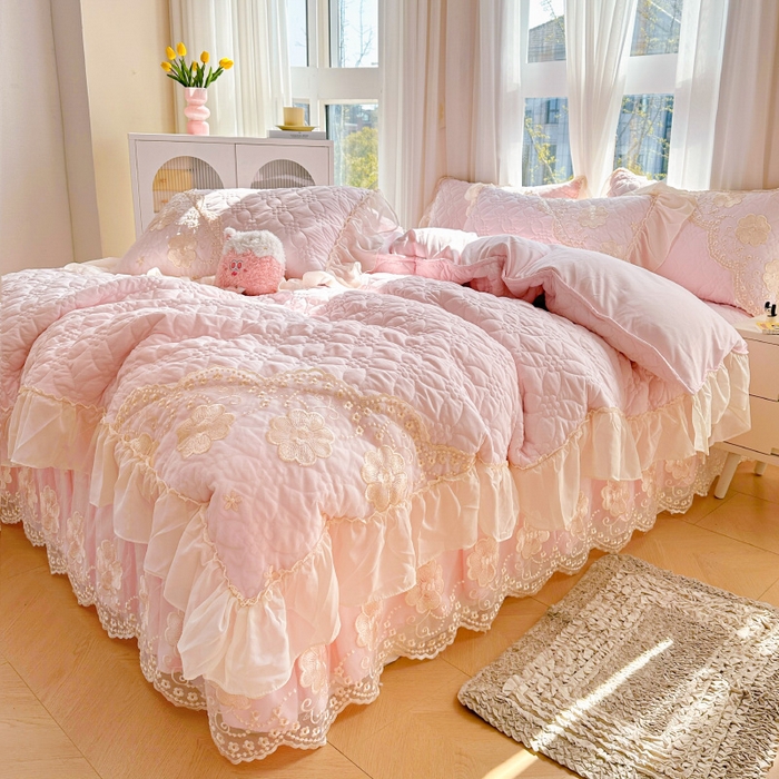 91家纺网 家纺一手货源 找家纺 罗艺轩 2024新款公主风水洗棉夹棉床裙款四件套-浪漫满屋床 浪漫满屋-少女粉