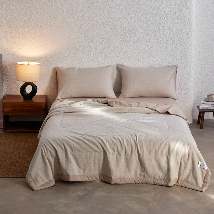 91家纺网 家纺一手货源 找家纺 安莱生活 2024色织双层纱提花波浪三系列夏被及夏被四件套--斜纹波兰 斜纹-卡其