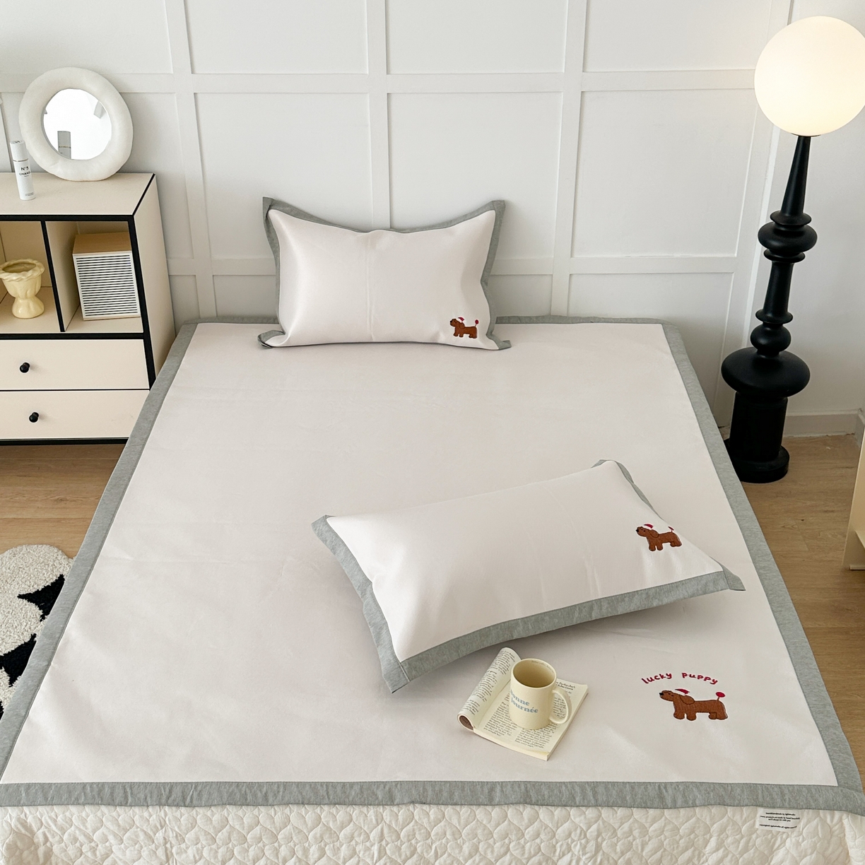 91家纺网 家纺一手货源 找家纺 昔可家纺 2024新款纯色绣花冰丝席平席款 幸运狗狗