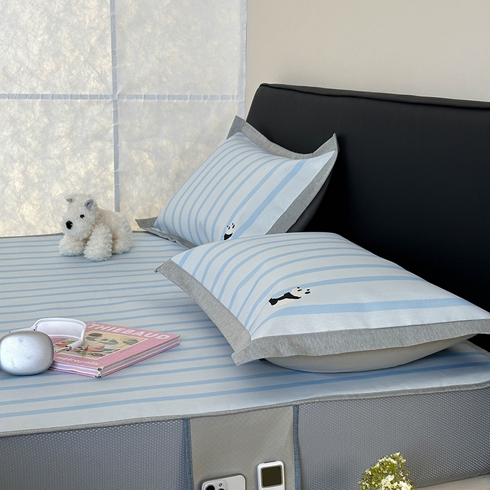 91家纺网 家纺一手货源 找家纺 昔可家纺 2024新款数码印花刺绣床笠款冰丝席 蓝条熊猫