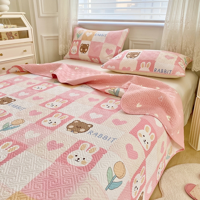 91家纺网 家纺一手货源 找家纺 羽爱家纺 2025新款A类双面全棉印花床盖套件 奶油兔