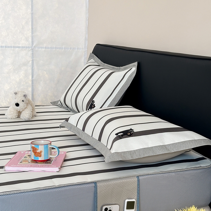 91家纺网 家纺一手货源 找家纺 昔可家纺 2024新款数码印花刺绣床笠款冰丝席 顽皮猫