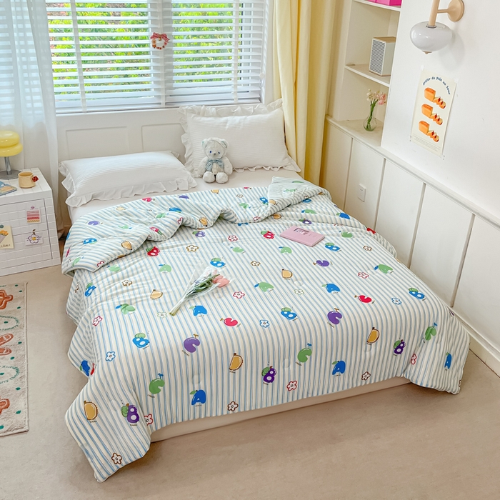 91家纺网 家纺一手货源 找家纺 吉祥家纺 2024新款凉感丝印花夏被 三色字母