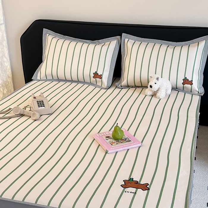 91家纺网 家纺一手货源 找家纺 昔可家纺 2024新款数码印花刺绣床笠款冰丝席 圣诞狗狗