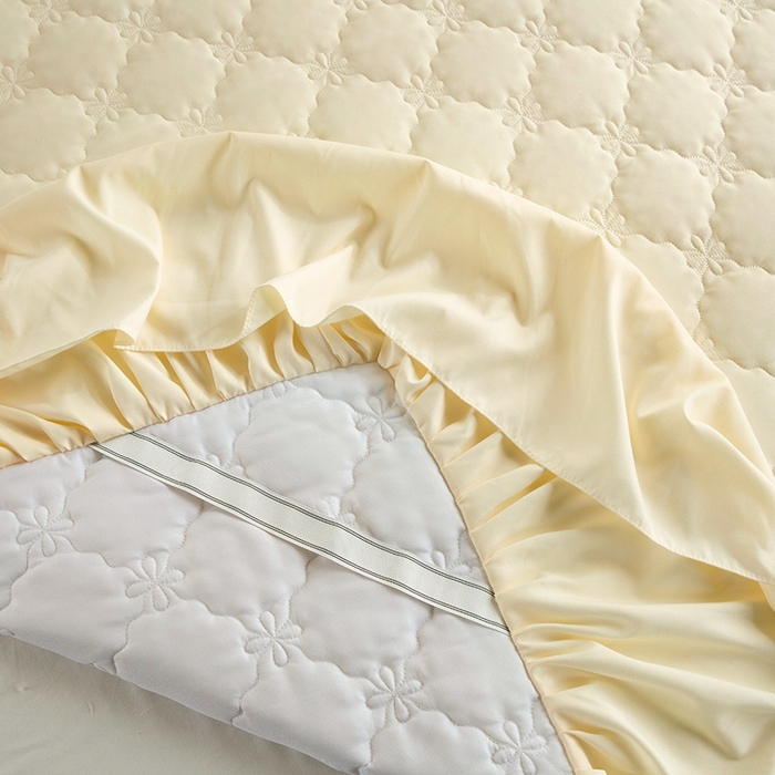 91家纺网 家纺一手货源 找家纺 忘忧草 2024新款亲肤磨毛夹棉床裙 佳人-浅米黄